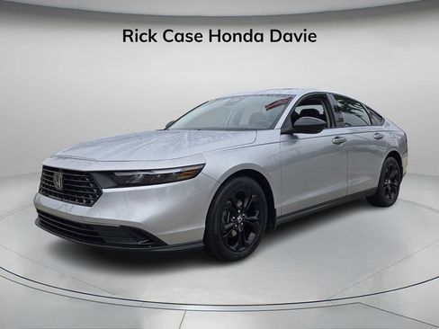 Certified 2025 Honda Accord SE image 8