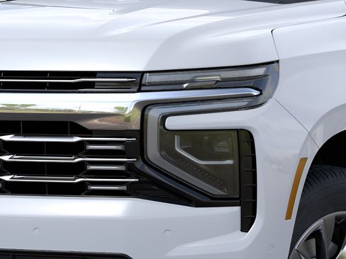 Used 2026 Chevrolet Suburban Premier AWD/4WD image 10
