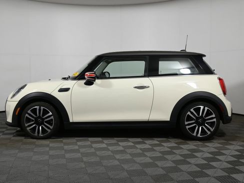 Certified 2022 MINI Cooper 2-Door Hardtop image 2