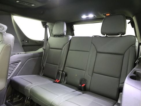 Used 2022 GMC Yukon Denali w/ Advanced Technology Package AWD/4WD image 14