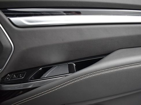 Certified 2025 Cadillac Escalade ESV Sport w/ Touring Package image 33