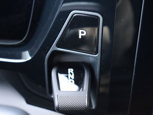 Used 2025 Porsche Macan 4 Electric image 21