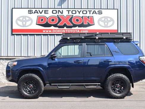 Used 2021 Toyota 4Runner TRD Off-Road Premium w/ Moonroof Package AWD/4WD image 4