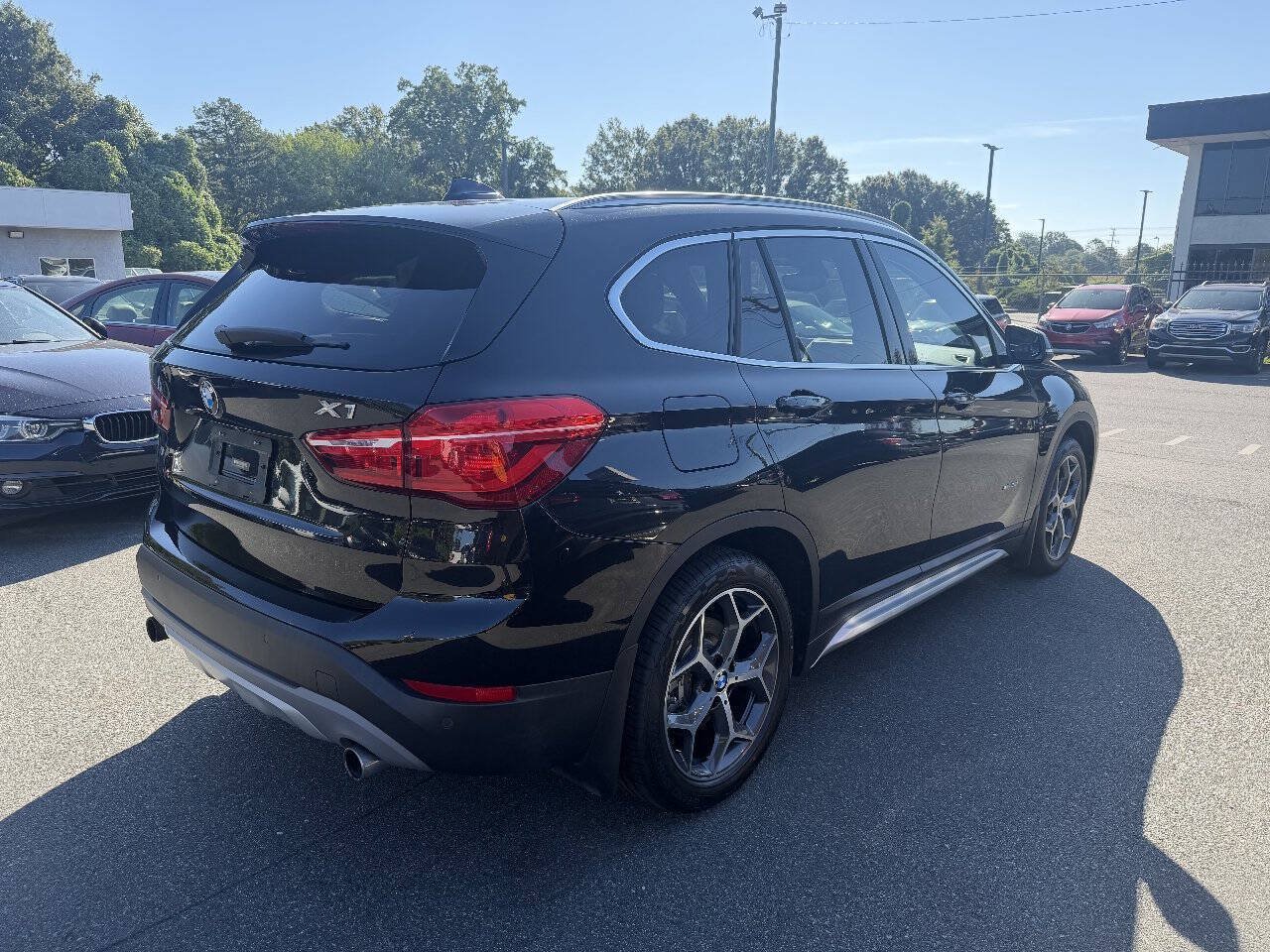 Used 2017 BMW X1 xDrive28i AWD/4WD image 4