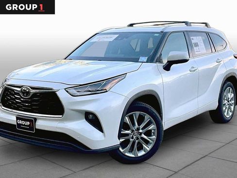 Used 2023 Toyota Highlander Limited AWD/4WD image 1