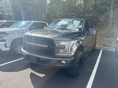Used 2017 Ford F150 XL w/ Equipment Group 101A Mid AWD/4WD image 3