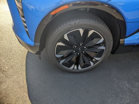 New 2025 Chevrolet Blazer EV RS image 11