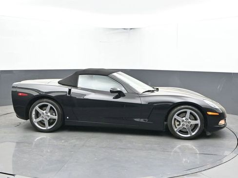 Used 2007 Chevrolet Corvette Convertible w/ Preferred Equipment Group RWD image 9