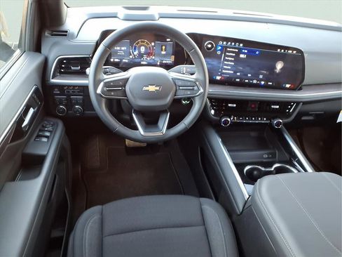 New 2025 Chevrolet Tahoe LS image 3