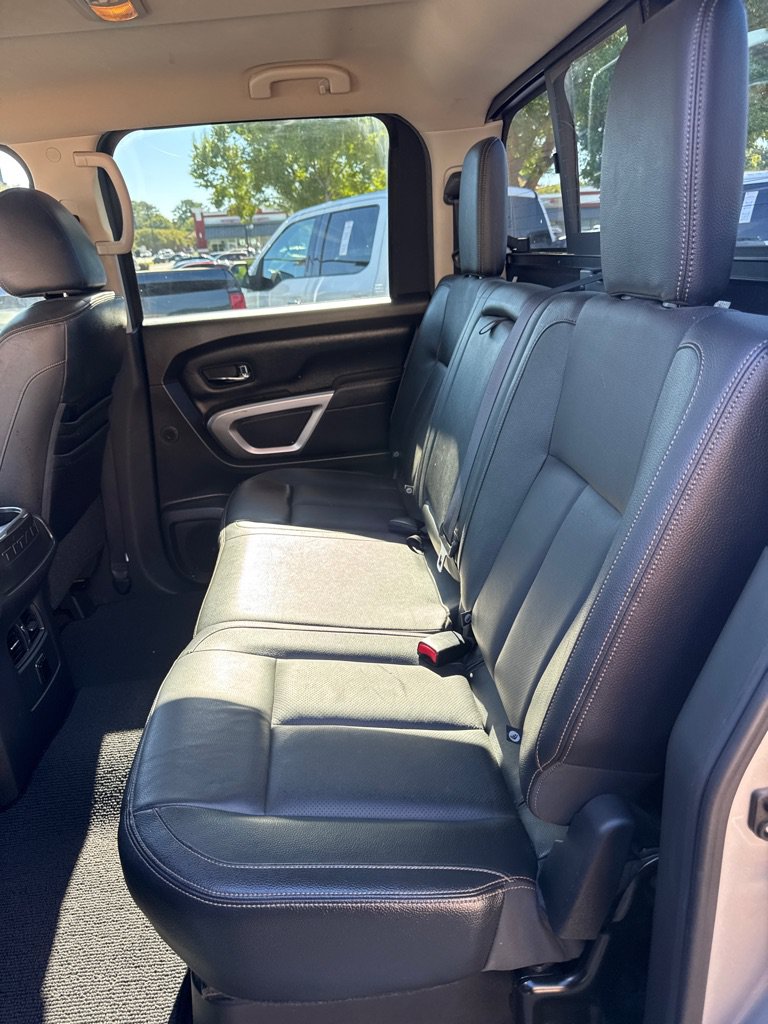 Used 2017 Nissan Titan SL RWD image 8
