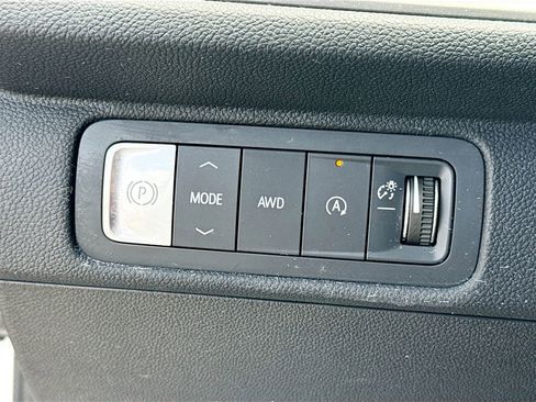 Used 2024 Chevrolet Traverse LT AWD/4WD image 10