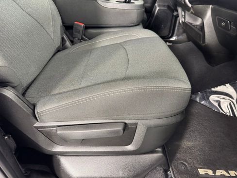 Used 2024 RAM 2500 Big Horn w/ Night Edition image 32