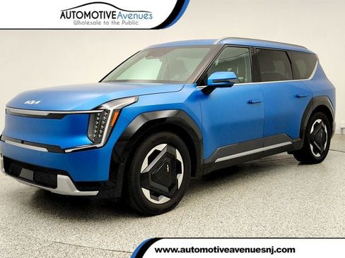Used 2024 Kia EV9 Land AWD/4WD image 1