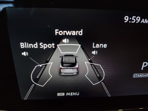 Certified 2025 Nissan Kicks SV image 3