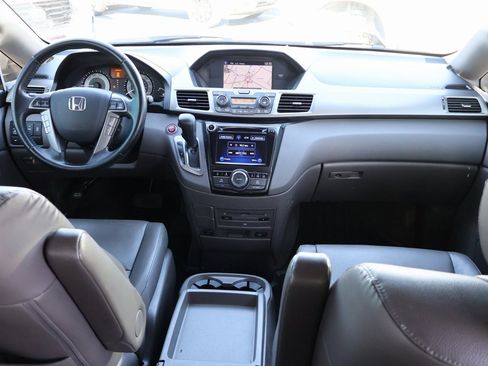 Used 2016 Honda Odyssey Touring Elite image 15