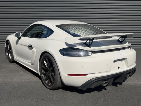 Certified 2020 Porsche 718 Cayman GT4 RWD image 3
