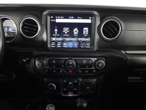 Used 2022 Jeep Wrangler Unlimited Sahara w/ Safety Group AWD/4WD image 21