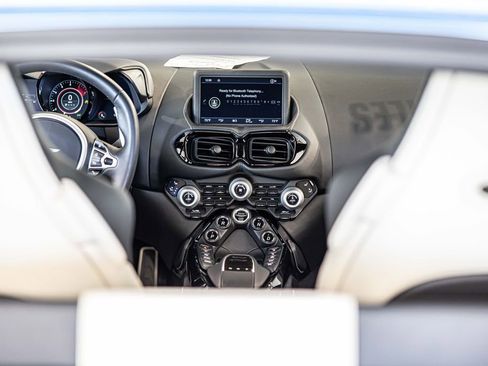 Used 2020 Aston Martin V8 Vantage Coupe RWD image 16