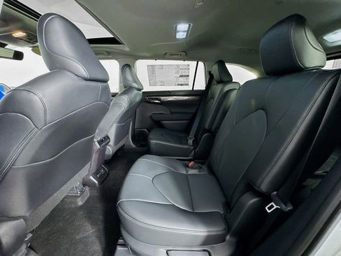 New 2025 Toyota Highlander Limited image 22