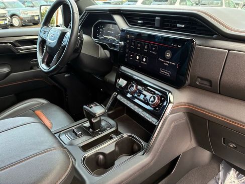 Used 2023 GMC Sierra 1500 AT4 image 31