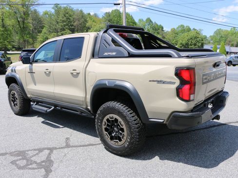 Used 2023 Chevrolet Colorado ZR2 w/ Desert Boss Special Edition AWD/4WD image 3