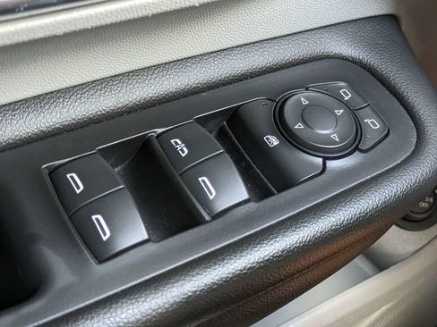 Used 2023 GMC Terrain SLE w/ Driver Convenience Package AWD/4WD image 27