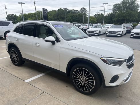 Certified 2025 Mercedes-Benz GLC 300 image 7