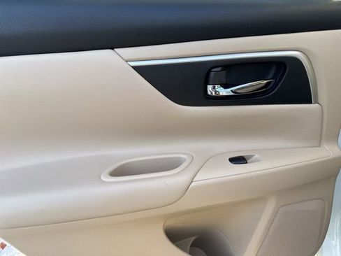 Used 2016 Nissan Altima 2.5 SL w/ 2.5 Technology Package image 10