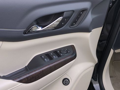 Used 2021 GMC Acadia Denali w/ Denali Technology Package FWD image 15