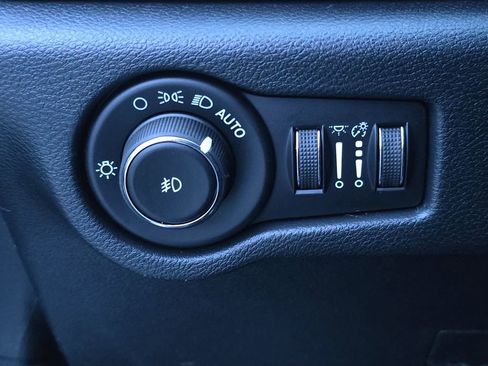 New 2026 Chrysler Pacifica Limited image 28