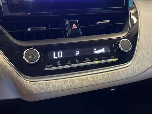 Used 2025 Toyota Corolla LE FWD image 15