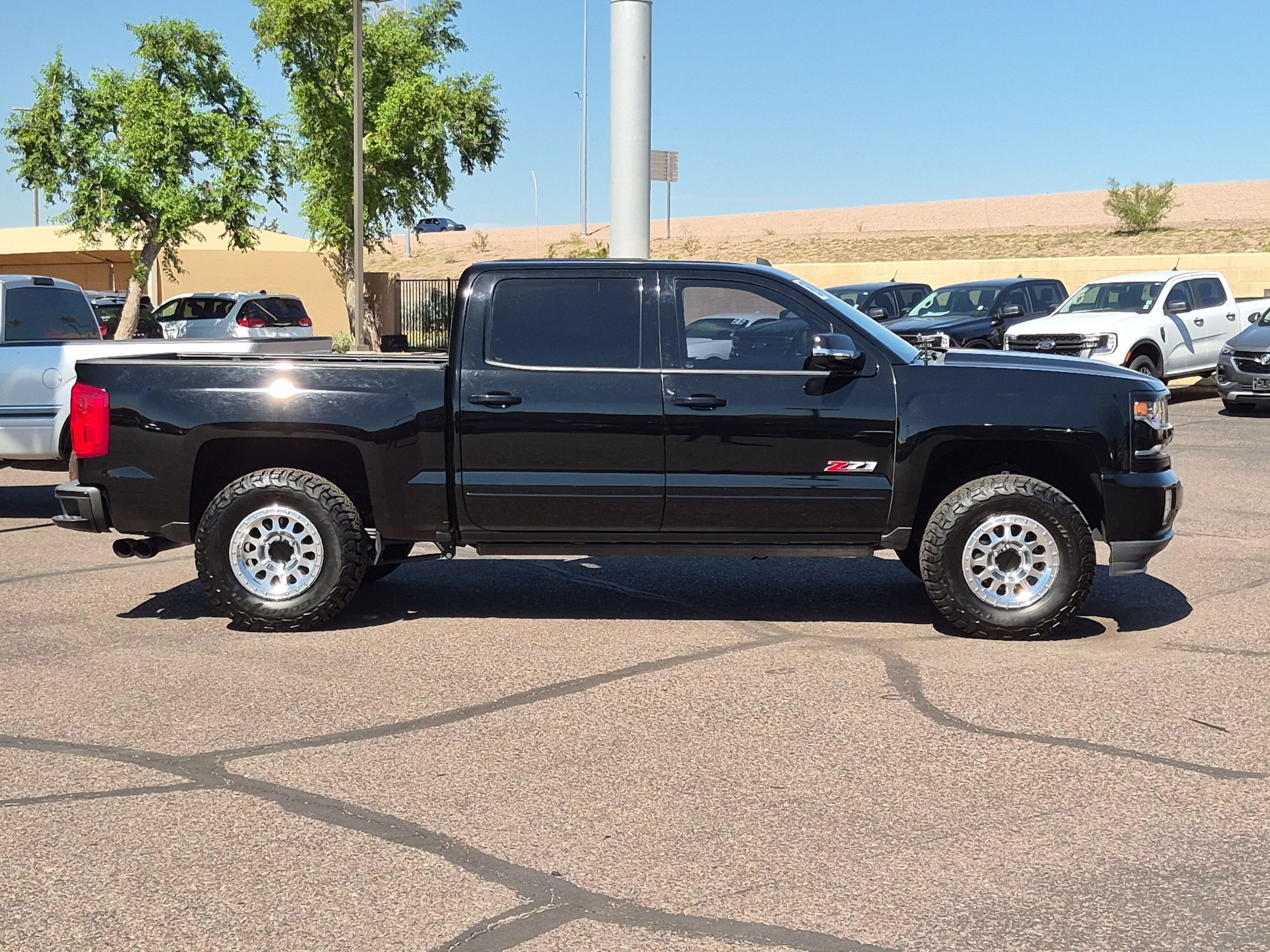 Used 2018 Chevrolet Silverado 1500 LTZ Z71 w/ LTZ Plus Package AWD/4WD image 4