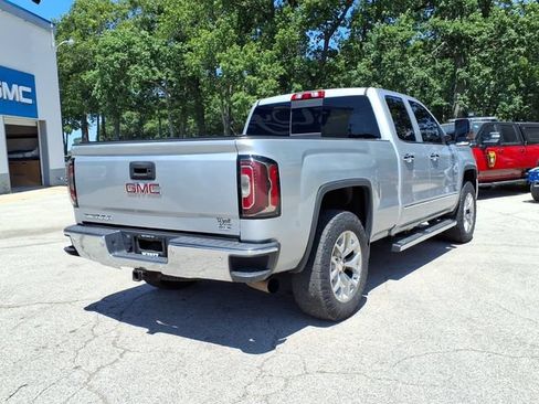 Used 2017 GMC Sierra 1500 SLT w/ SLT Premium Package AWD/4WD image 9