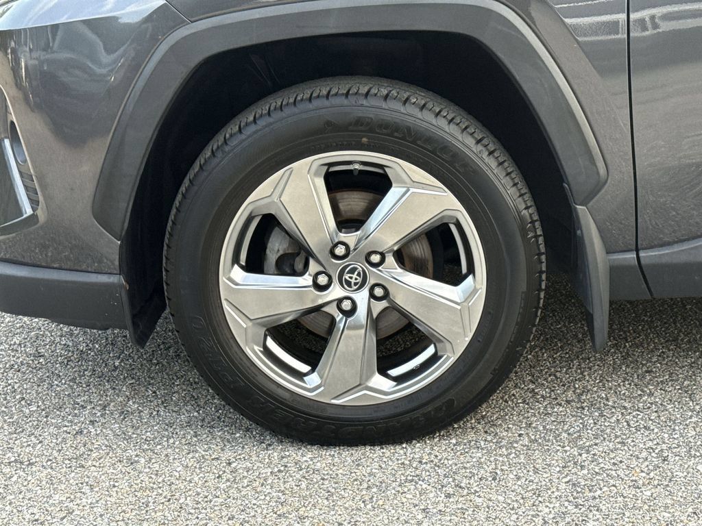 Used 2019 Toyota RAV4 Limited AWD/4WD image 19