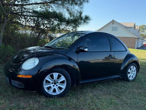 Used 2009 Volkswagen Beetle S FWD image 5