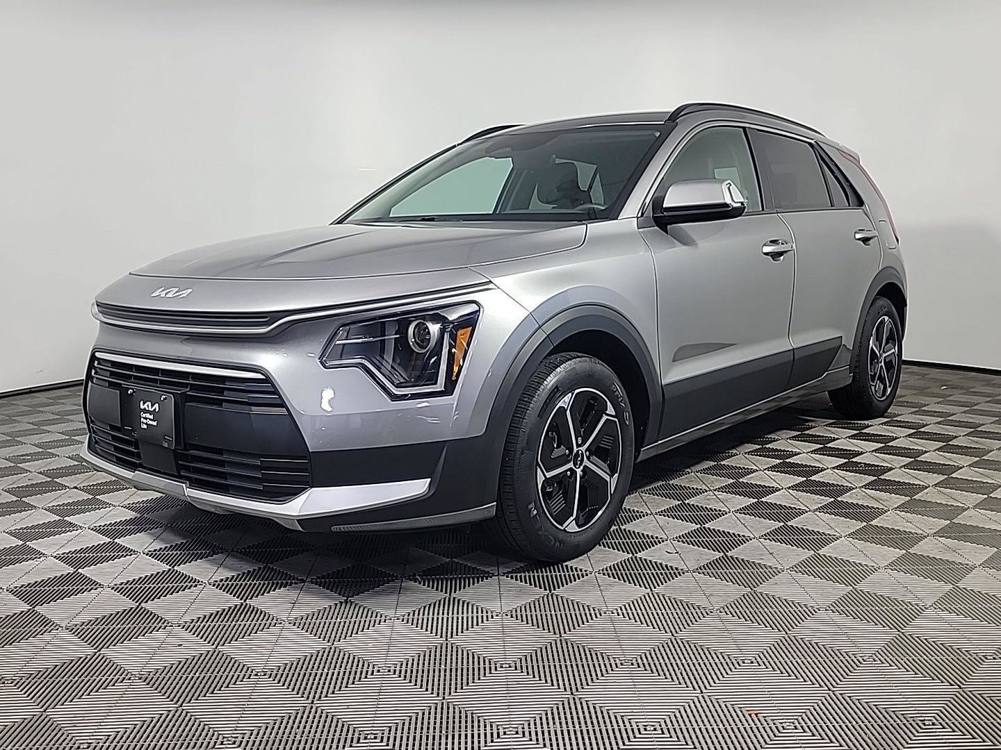 Certified 2024 Kia Niro EX FWD image 8