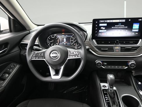 Certified 2025 Nissan Altima 2.5 SV w/ SV Special Edition Package FWD image 12