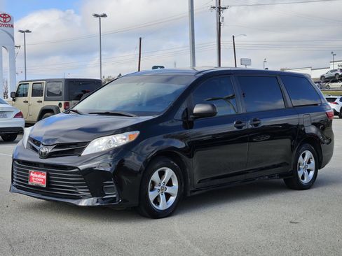 Used 2020 Toyota Sienna L image 3