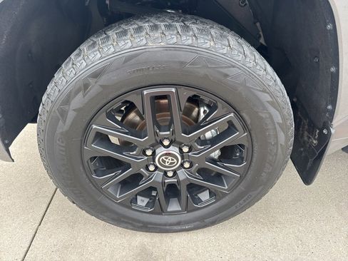 Used 2022 Toyota Tundra Limited image 6