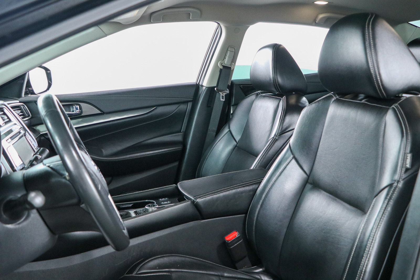 Used 2022 Nissan Maxima SV w/ Floor Mat Group FWD image 23