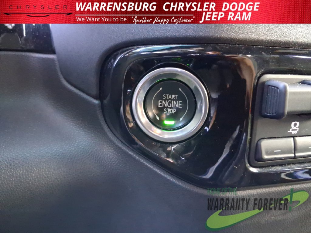 Used 2023 Chevrolet Silverado 1500 ZR2 w/ Technology Package AWD/4WD image 28
