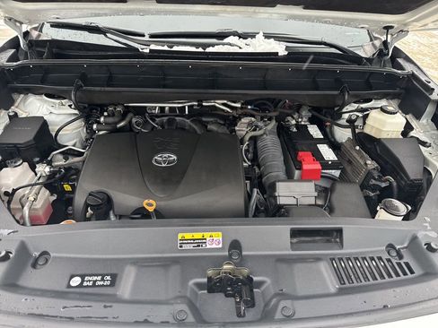 Used 2021 Toyota Highlander XLE image 24