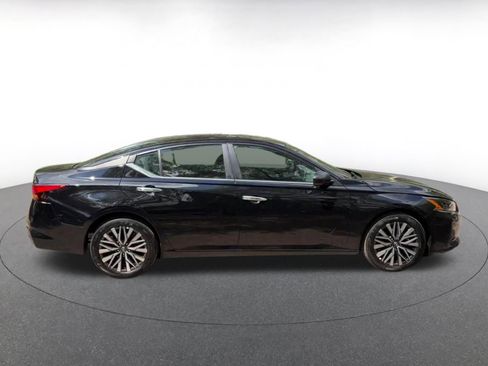 Used 2025 Nissan Altima 2.5 SV image 16