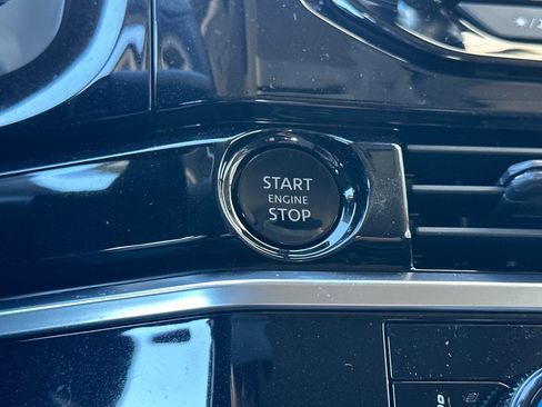 New 2025 Nissan Pathfinder SV w/ Black Appearance Package image 20