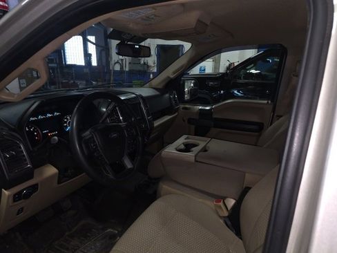 Used 2017 Ford F150 XLT w/ Equipment Group 302A Luxury image 13