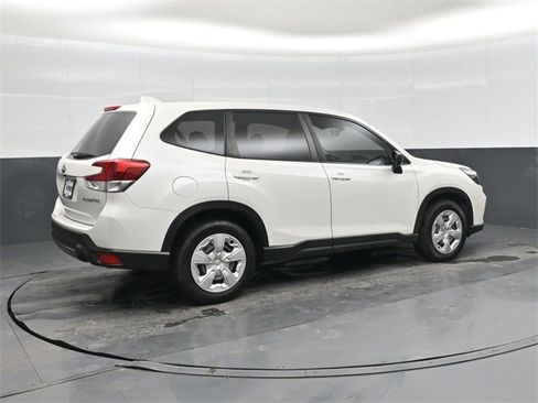 Used 2021 Subaru Forester Base image 3