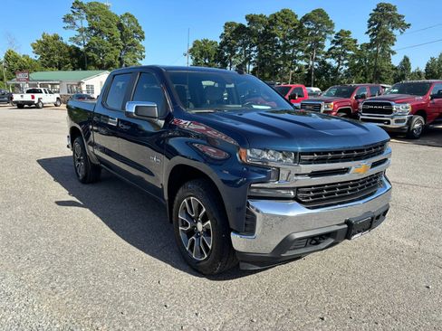 Used 2020 Chevrolet Silverado 1500 LT w/ Texas Edition AWD/4WD image 7