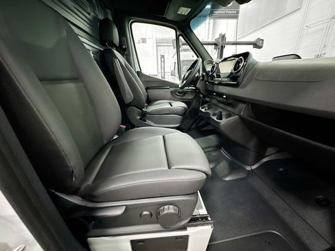 Used 2026 Mercedes-Benz Sprinter 2500 image 26