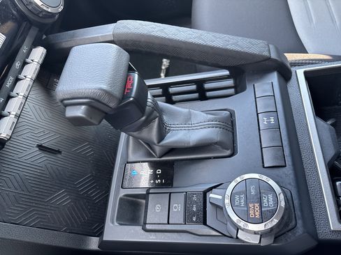 Used 2025 Toyota Tacoma TRD Off-Road image 23