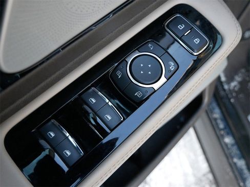 Used 2021 Lincoln Aviator Reserve w/ Equipment Group 202A image 13